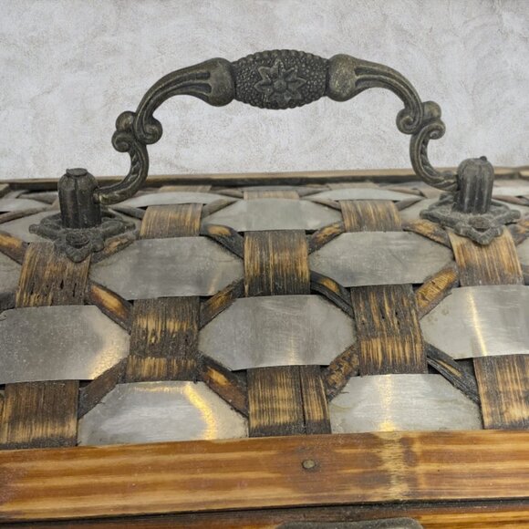 VINTAGE SMALL WOODEN TRUNK -- Woven Panels, Wood/Metal, Hook Latch, Metal Handle - Picture 3 of 9